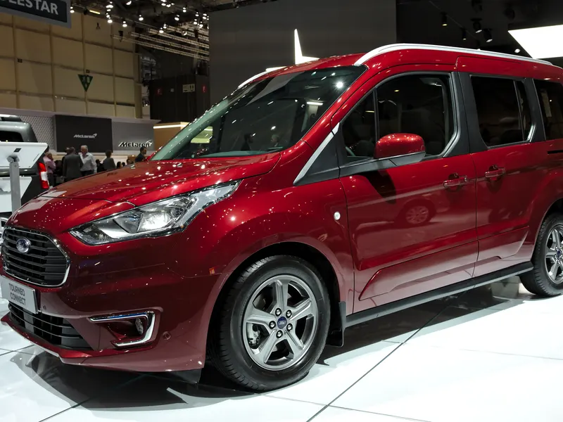 Ford Connect, ön yan görünüm