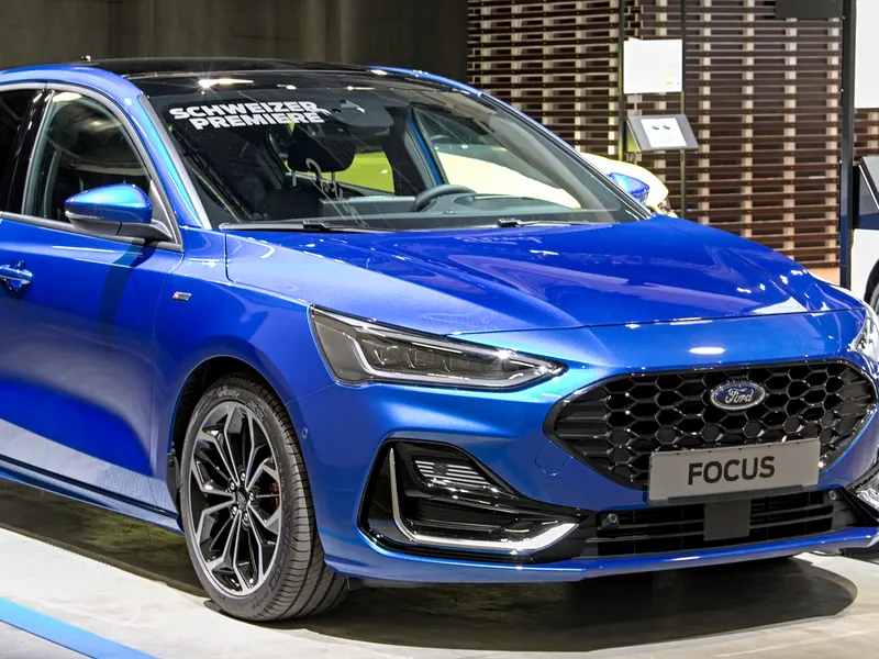 Ford Focus, ön yan görünüm