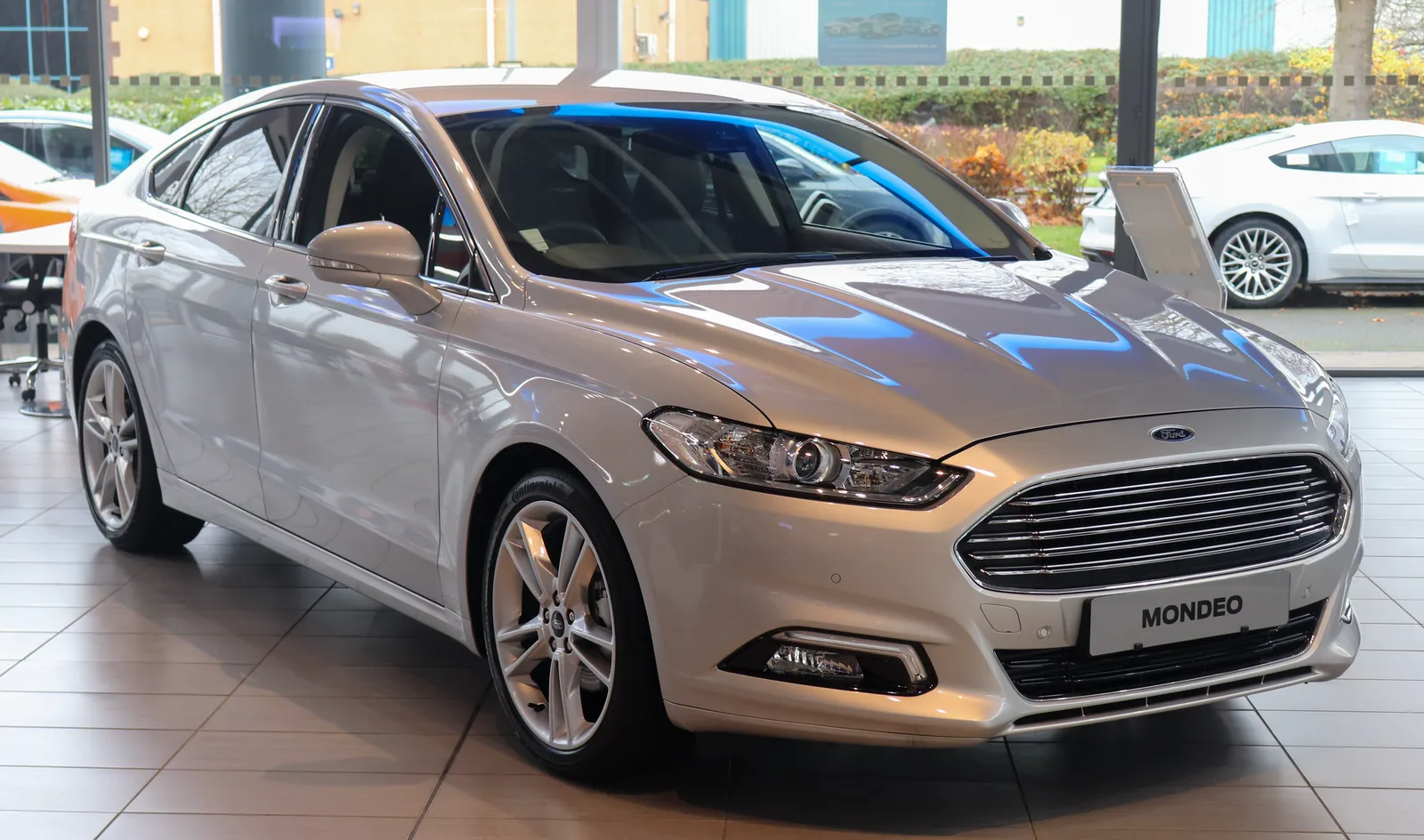 Ford Mondeo, ön yan görünüm