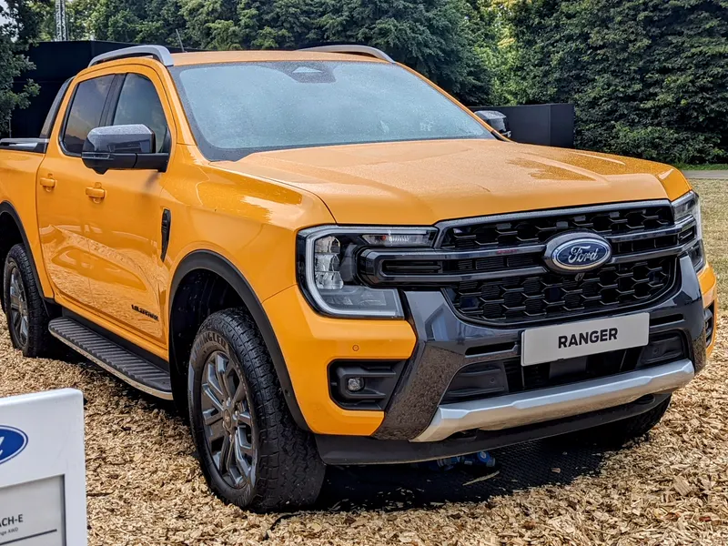 Ford Ranger, ön yan görünüm